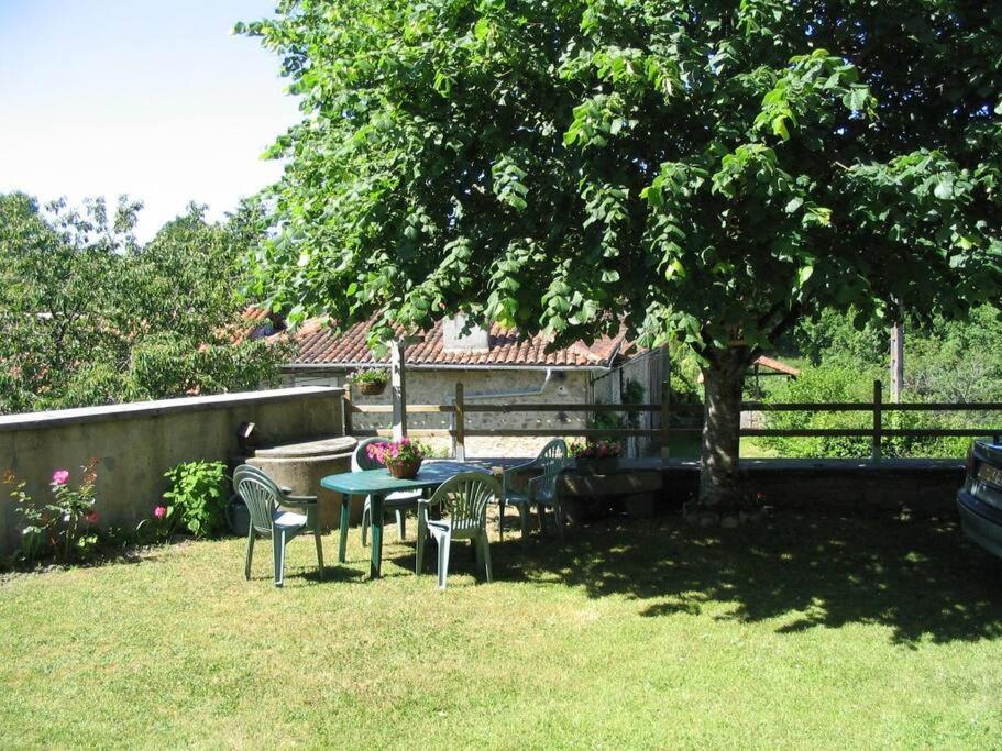 Cottage By The Chateau With Pool In National Parc Les Salles-Lavauguyon Exterior foto