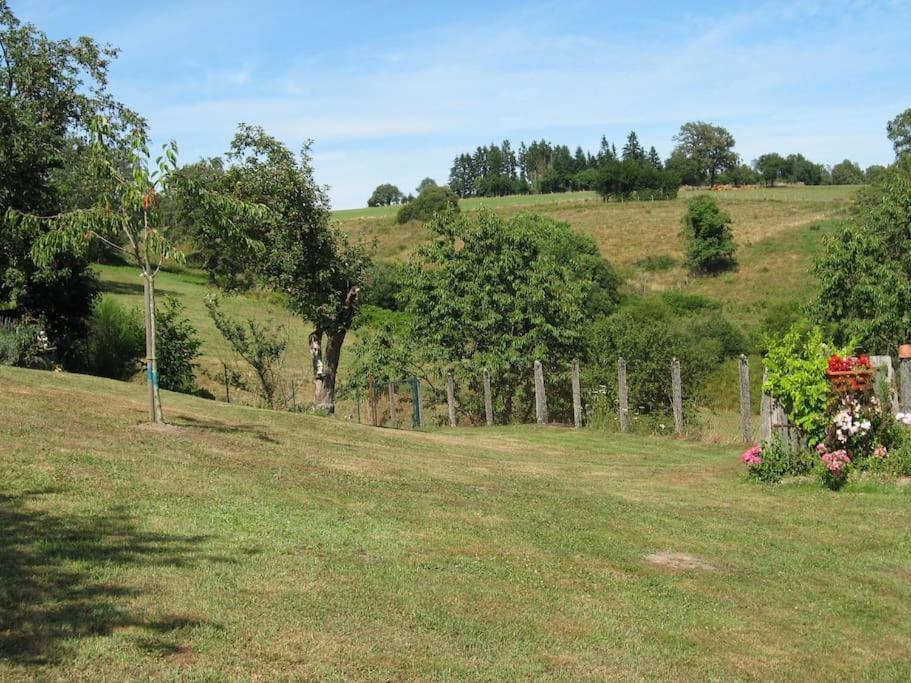 Cottage By The Chateau With Pool In National Parc Les Salles-Lavauguyon Exterior foto