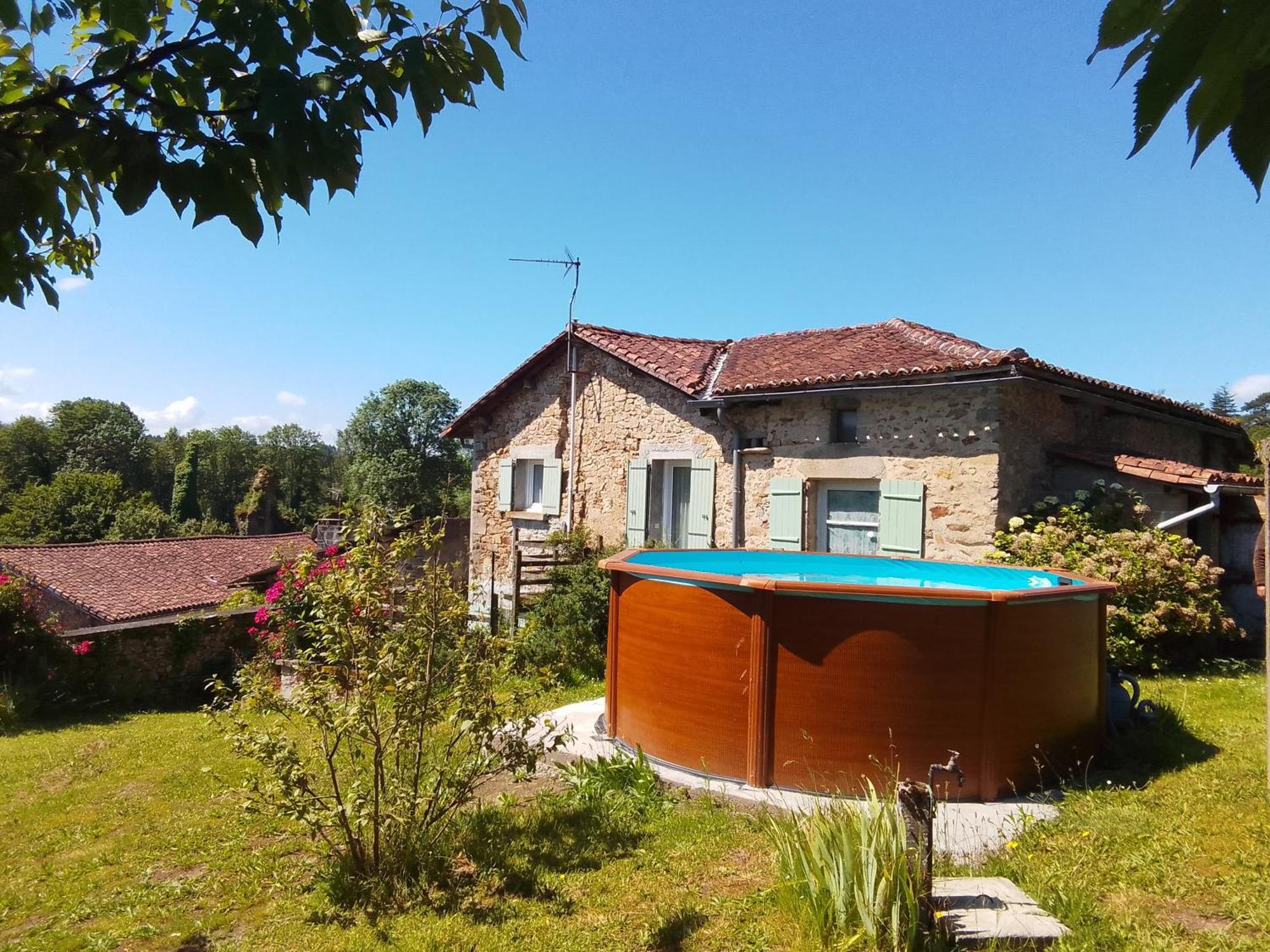 Cottage By The Chateau With Pool In National Parc Les Salles-Lavauguyon Exterior foto